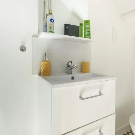 Jaures Apartment *